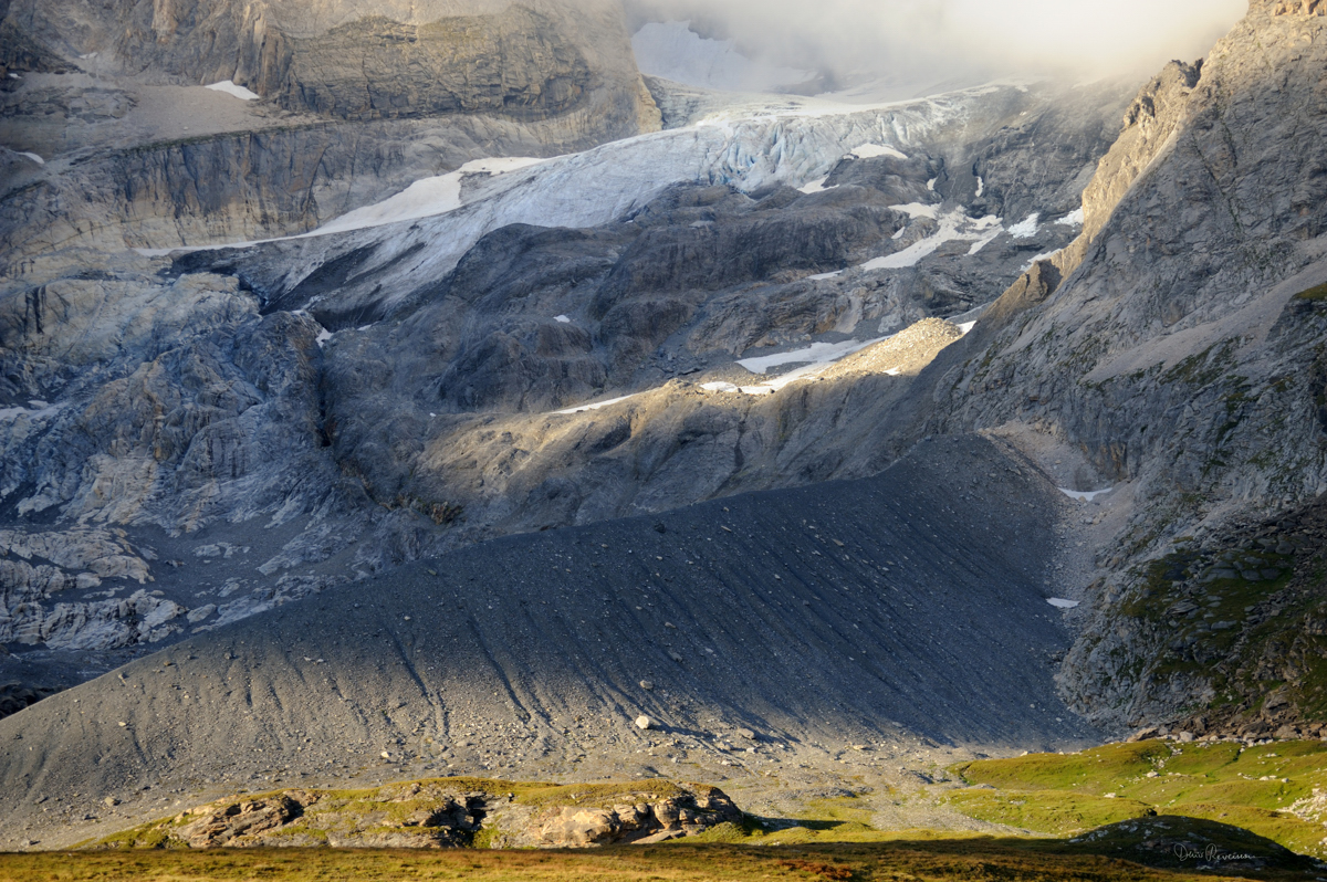 Crépuscule sur les pentes de l'Epéna