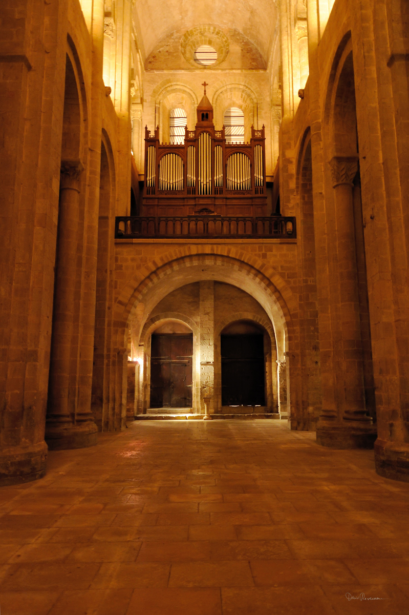 Conques, nef et orgue