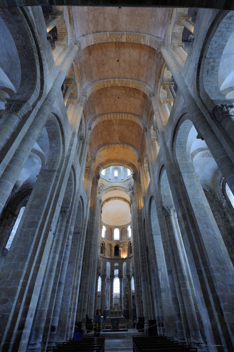 Conques, nef et voûtes