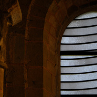 Vitrage de Pierre Soulages, Conques.