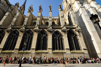 Attente pour monter dans les tours de Notre-Dame de Paris