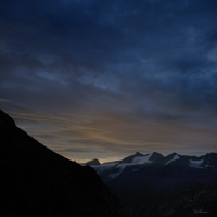 Ciel du matin, laissant poindre quelques lueurs