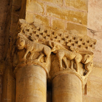 Bestiaire sur un chapiteau de Conques